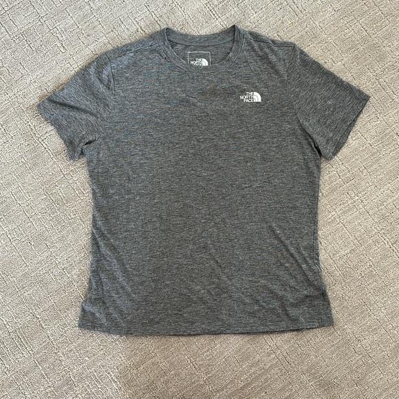 Women’s The North Face active top - Picture 2 of 3